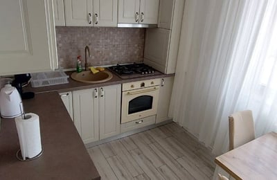 Аренда комфортных 3-комнатных апартаментов с отдельной кухней, 100 м², Мамаия, Констанца, Румыния